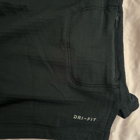 Nike Dri-FIT Black Running Jacket - Picture 4 of 4